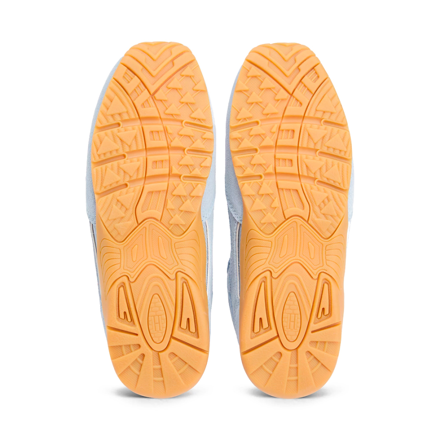 scarpe-da-corsa-con-suola-dentellata