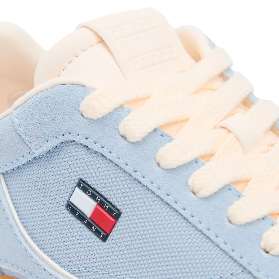 tenis-de-corrida-com-sola-serrilhada