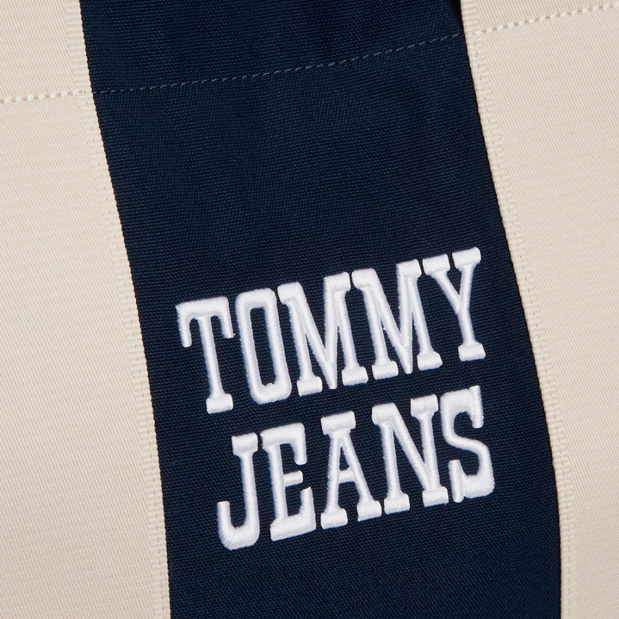 tragetasche-aus-canvas-mit-strukturiertem-logo