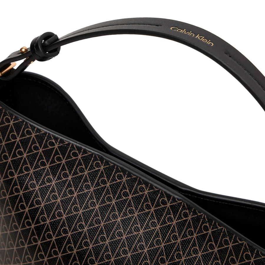 borsa-a-secchiello-con-logo-iconico-su-tutta-la-superficie