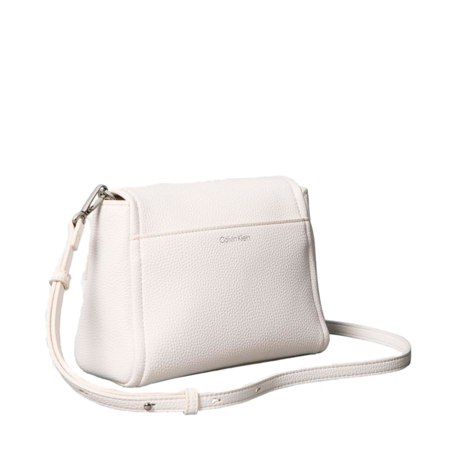 pebble-grain-shoulder-bag