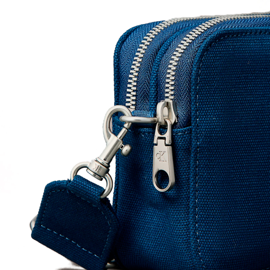 small-canvas-shoulder-bag small-canvas-shoulder-bag