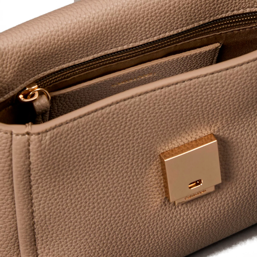 borsa-a-tracolla-con-finitura-granulata