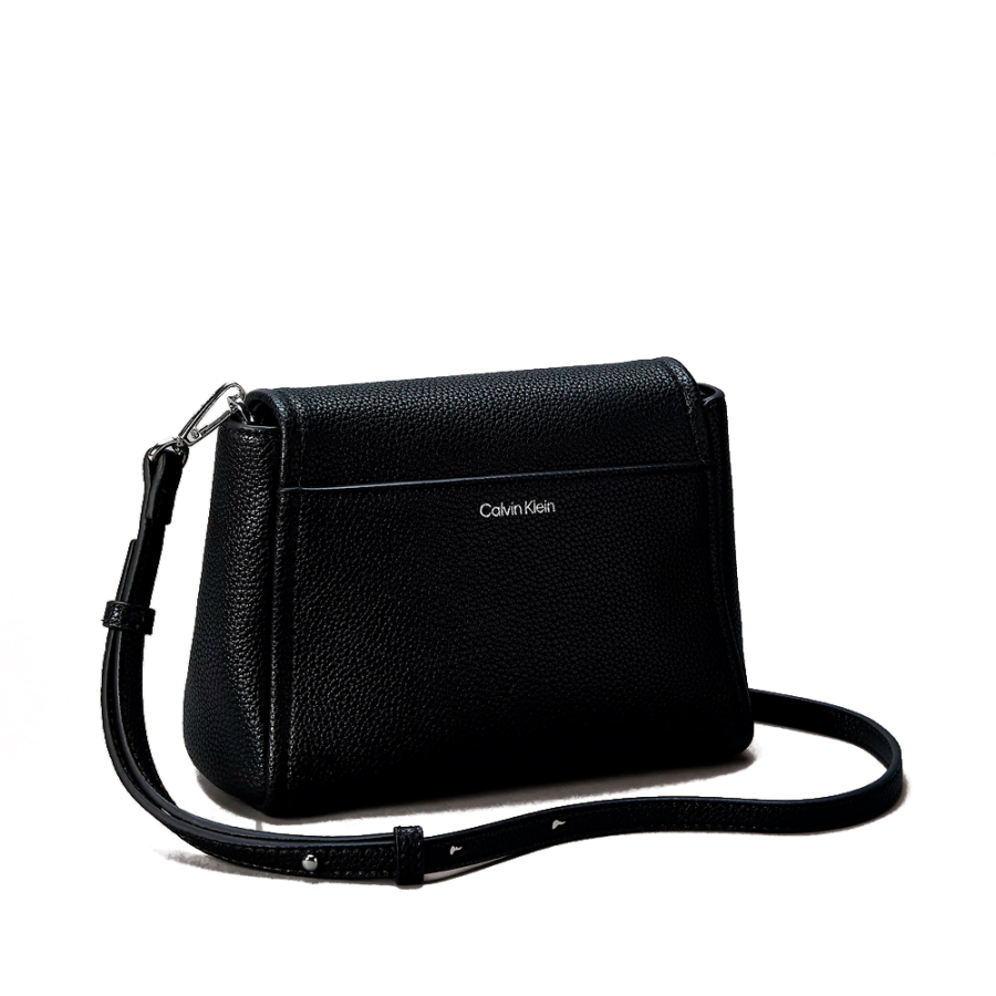 bolsa-de-ombro-com-textura-de-seixos