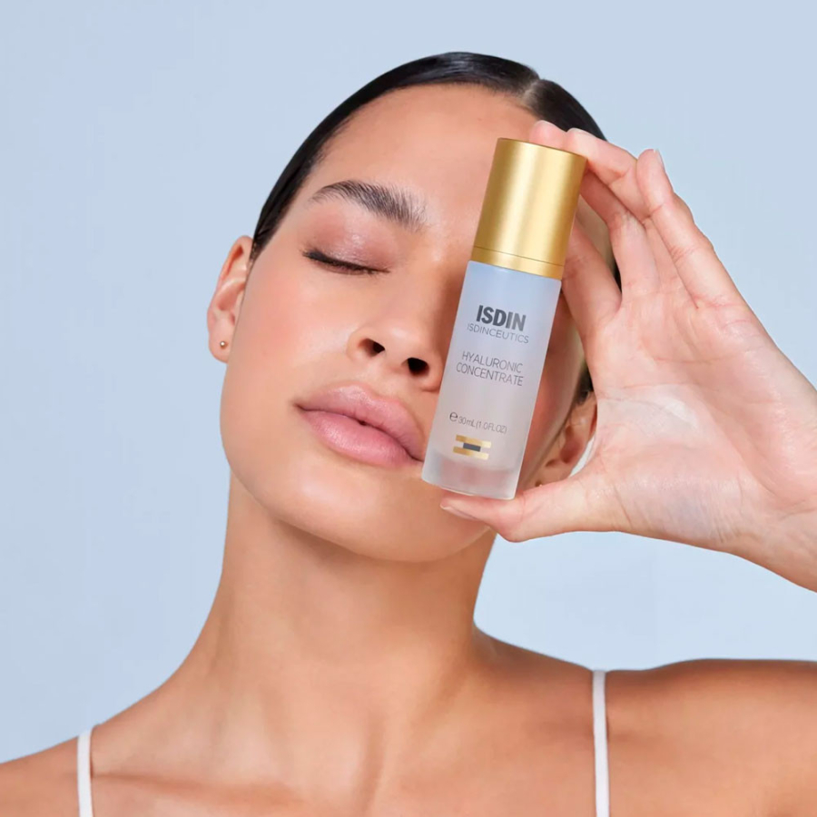hyaluronic-concentrate-ultra-hydrating-light-serum-with-hyaluronic-acid-that-illuminates-the-skin hyaluronic-concentrate-ultra-hydrating-light-serum-with-hyaluronic-acid-that-illuminates-the-skin