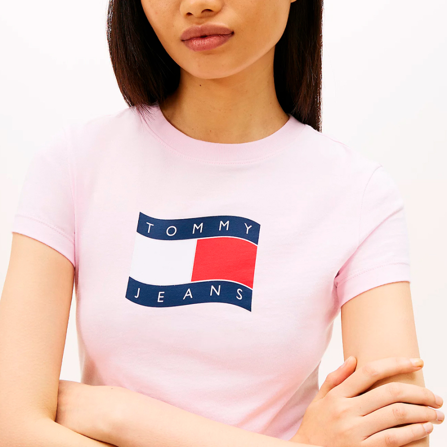 camiseta-de-punto-slim-con-logo-ondulante camiseta-de-punto-slim-con-logo-ondulante