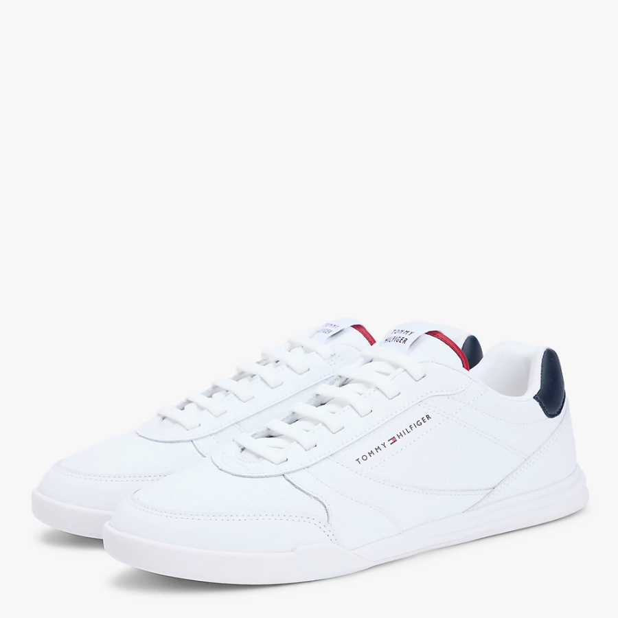 baskets-en-cuir-avec-talon-contrastant baskets-en-cuir-avec-talon-contrastant