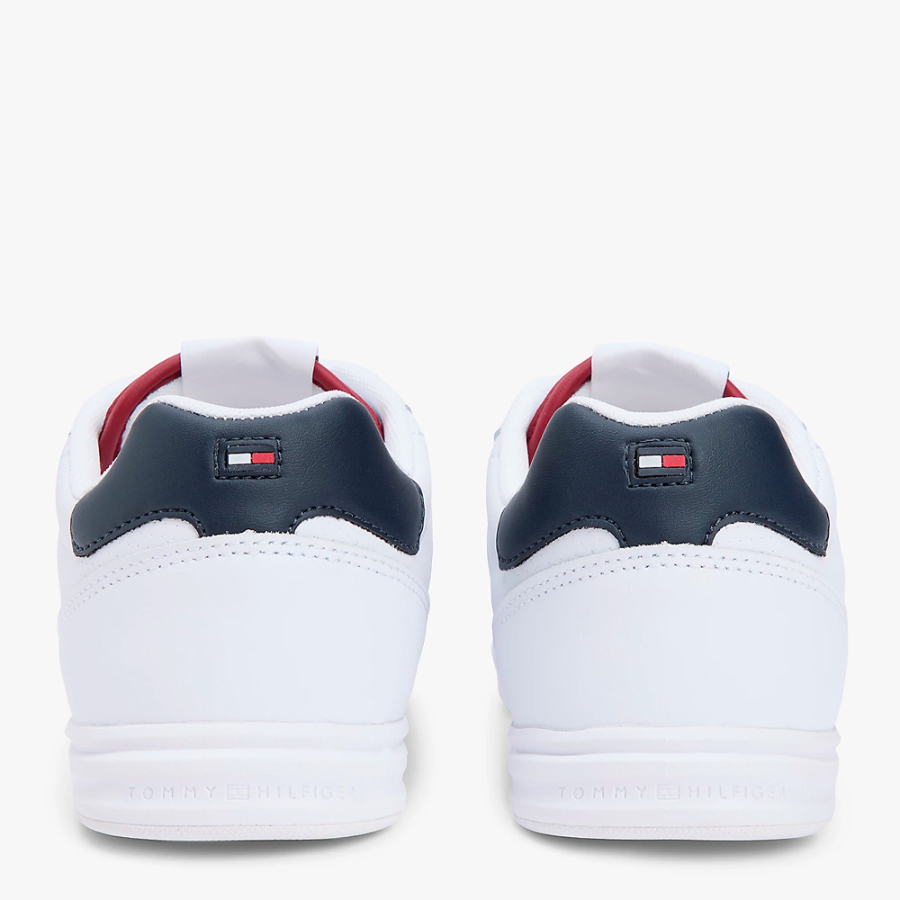 baskets-en-cuir-avec-talon-contrastant baskets-en-cuir-avec-talon-contrastant