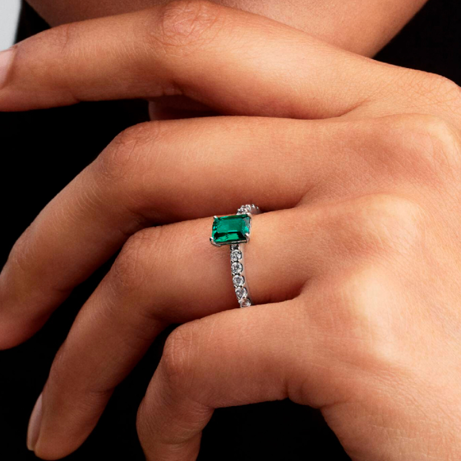 bague-halo-rectangulaire-vert-vif-194506c01 bague-halo-rectangulaire-vert-vif-194506c01