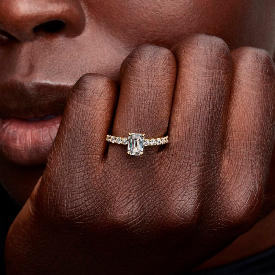 anillo-halo-rectangular-brillante