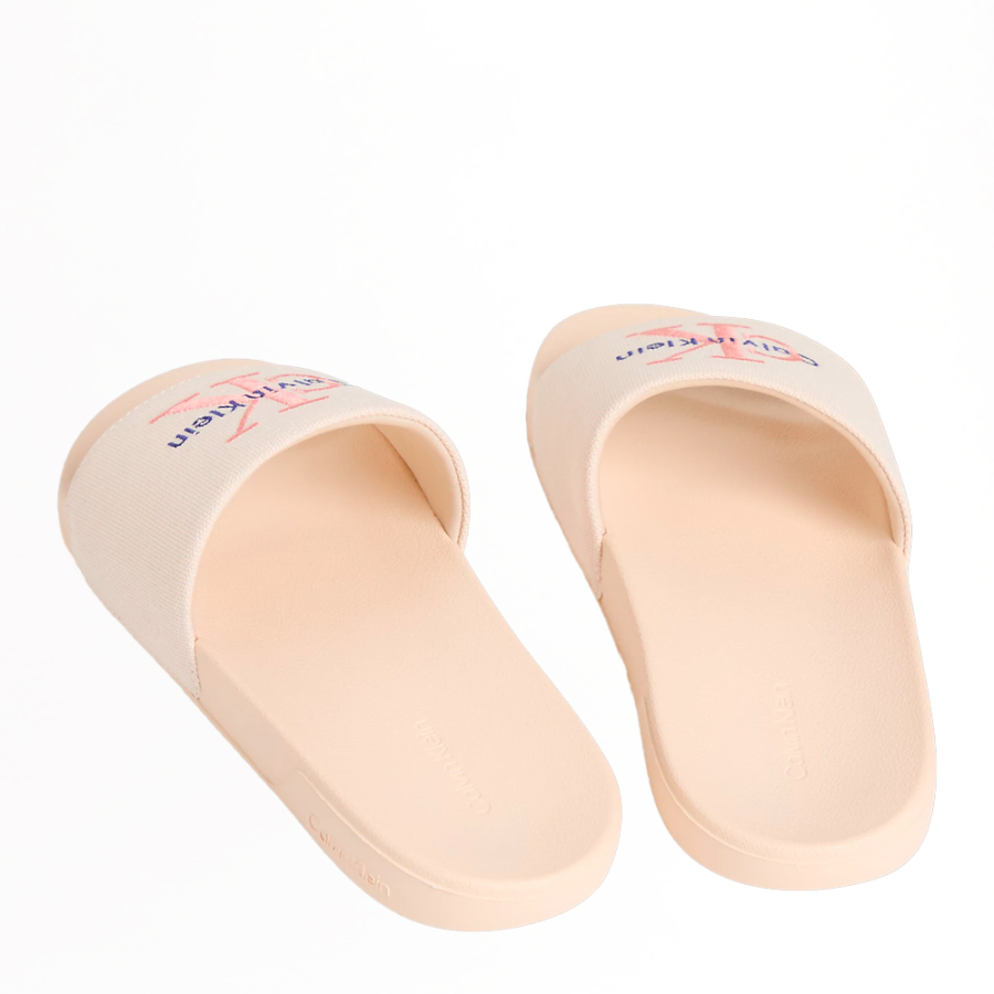 konturierte-flip-flops-aus-canvas-mit-logo