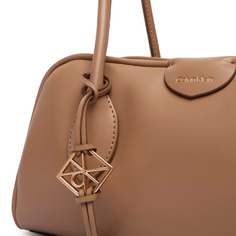 iconic-logo-shoulder-bag