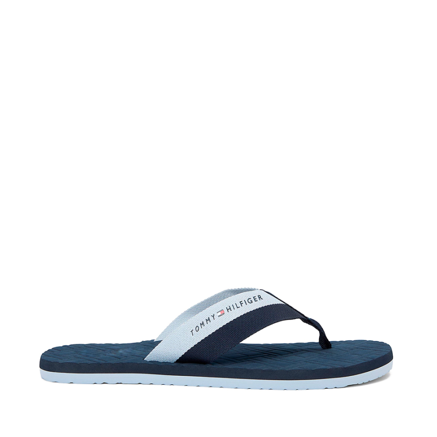 tongs-avec-logos-en-relief
