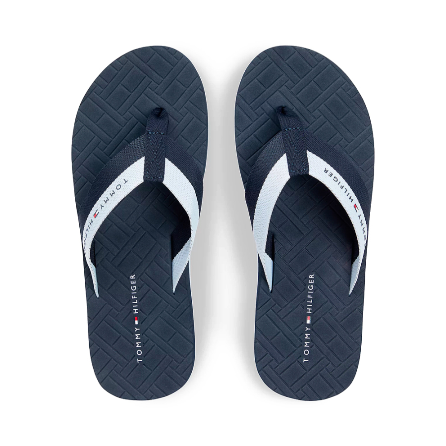 flip-flops-mit-gepragten-logos