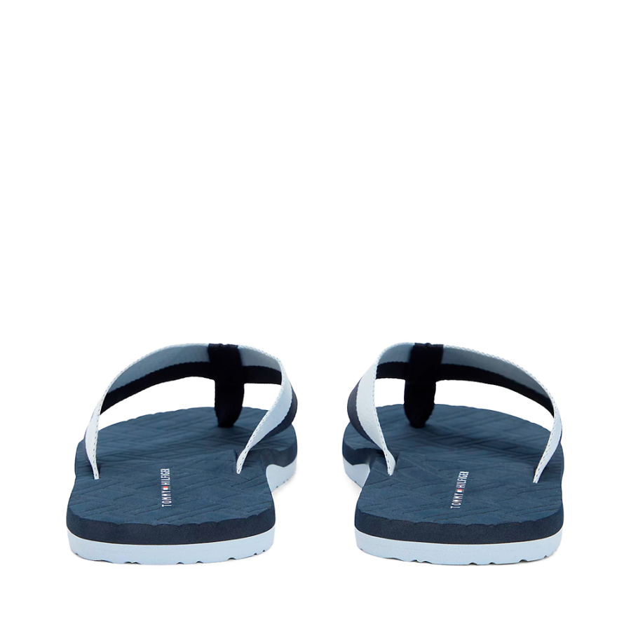 infradito-con-logo-in-rilievo