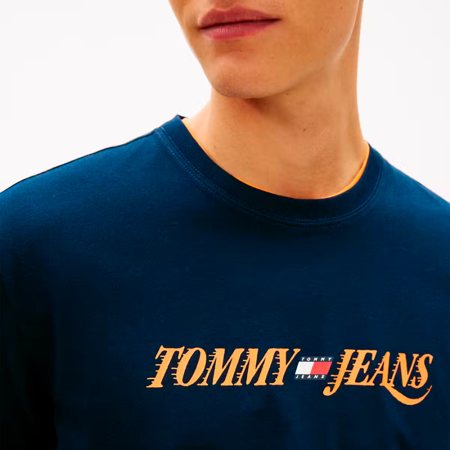 normales-t-shirt-mit-vintage-logo