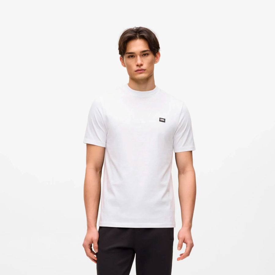 t-shirt-mit-logoaufnaher