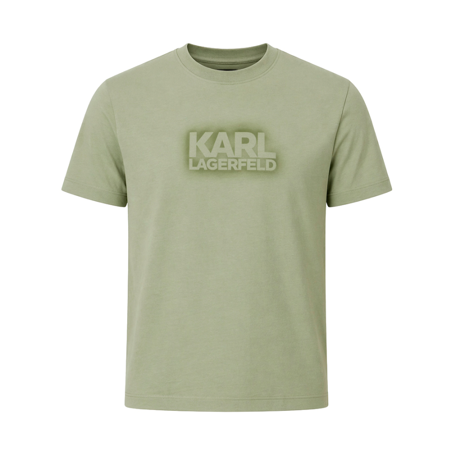 camiseta-com-logotipo-contrastante