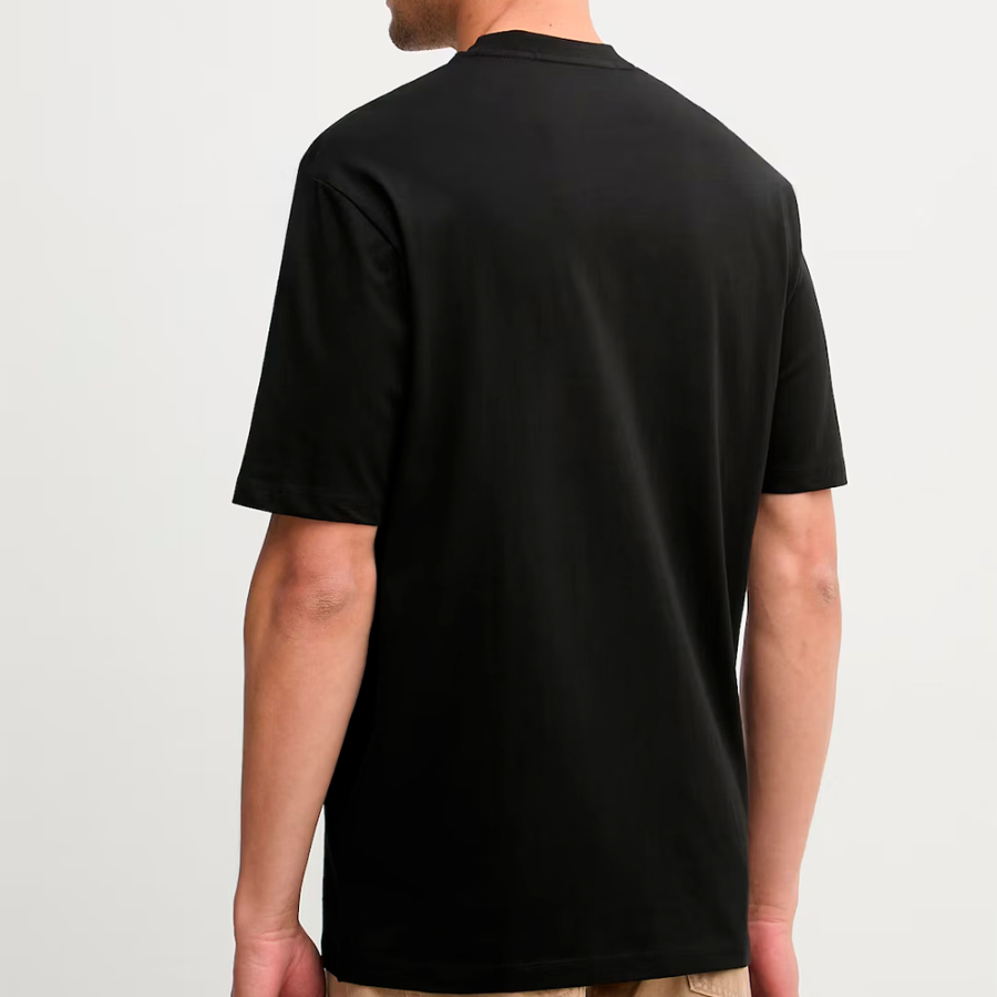 t-shirt-a-imprime-graphique
