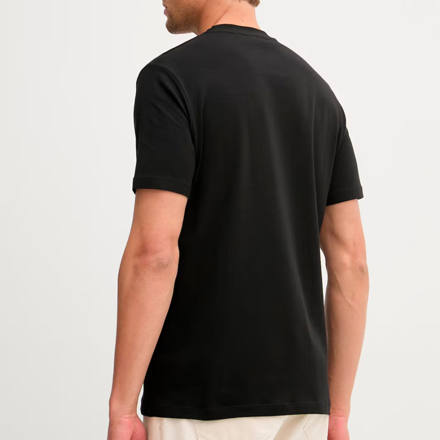 camiseta-con-monograma-de-manga-corta