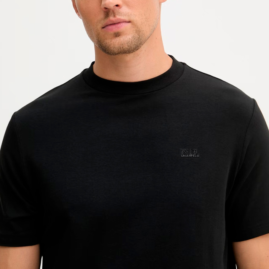 camiseta-de-manga-curta-com-monograma