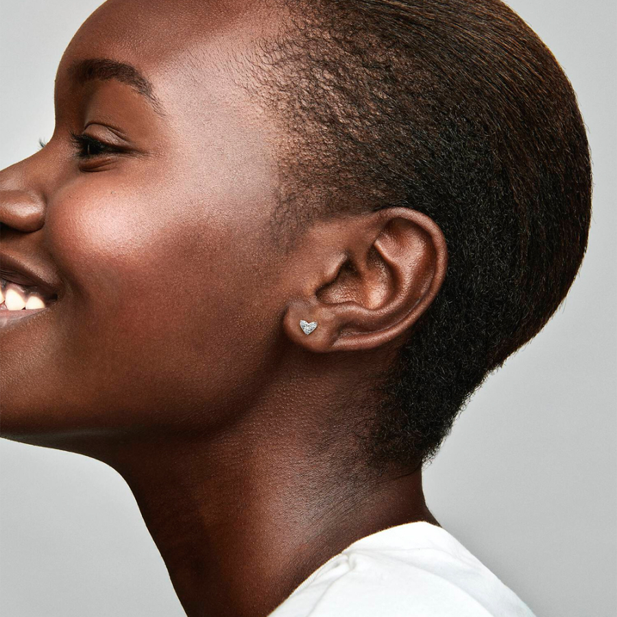 brincos-de-botao-em-formato-de-coracao-com-tres-gemas-293003c01