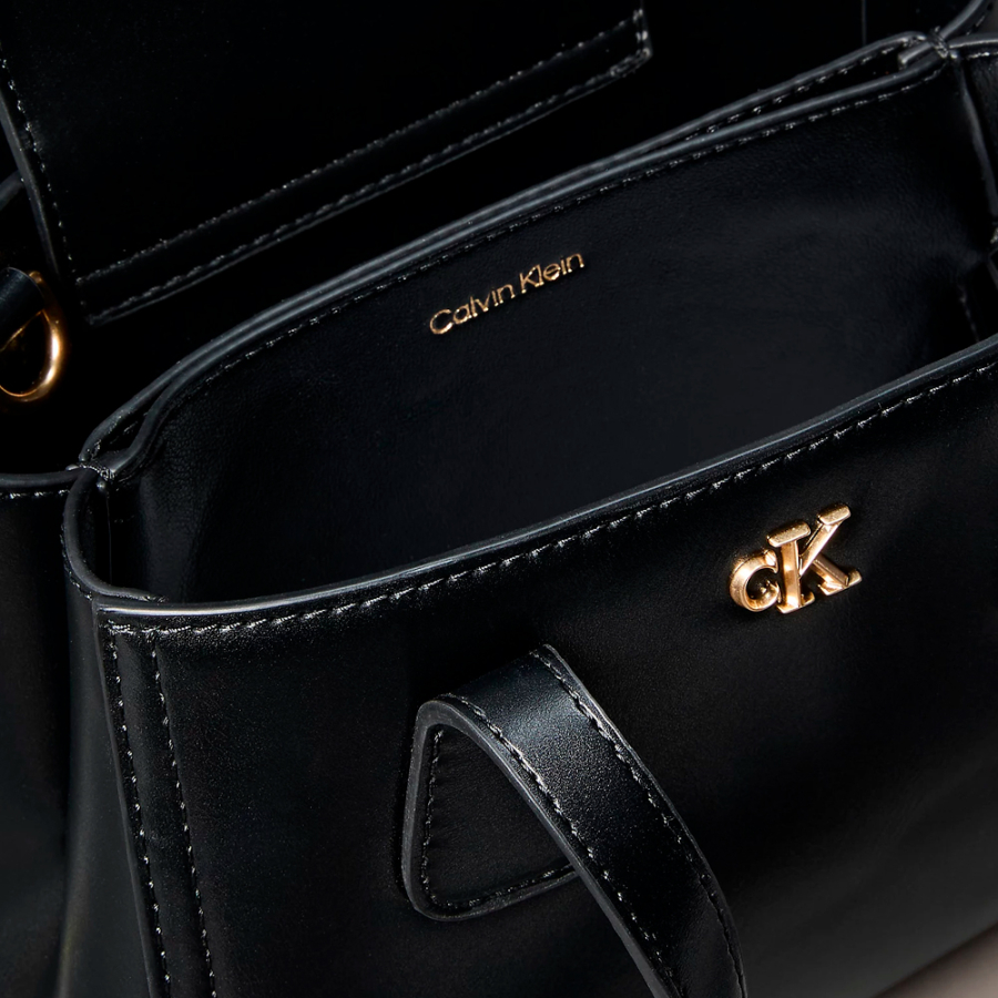 refined-shoulder-bag