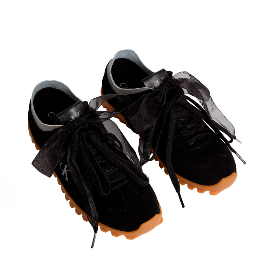laufschuhe-aus-wildleder-mit-organza laufschuhe-aus-wildleder-mit-organza