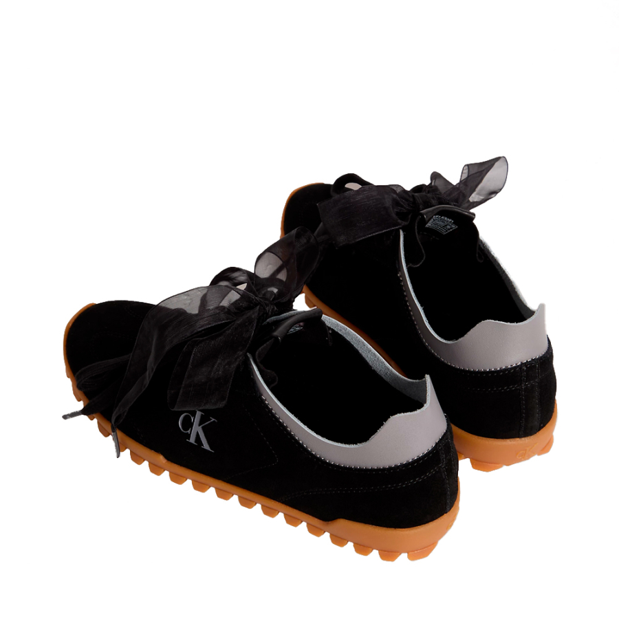 zapatillas-de-running-de-ante-con-organza