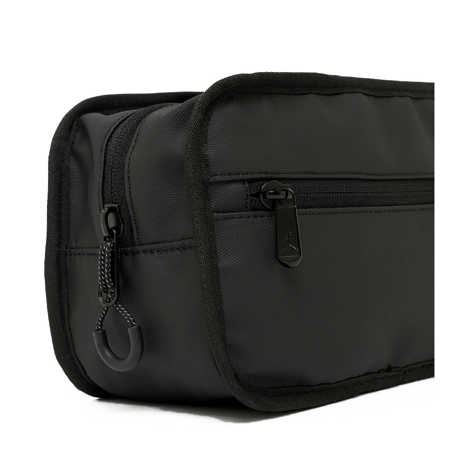 trousse-de-toilette-de-voyage-jordan-9a0473