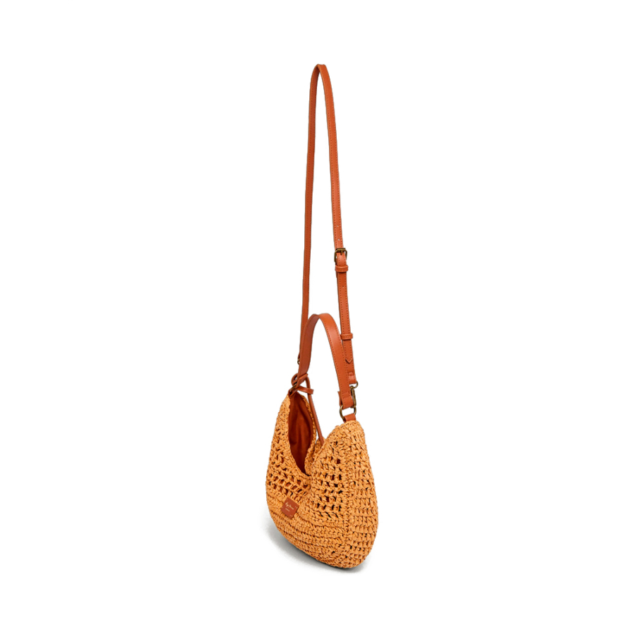 bolso-media-luna-de-rafia