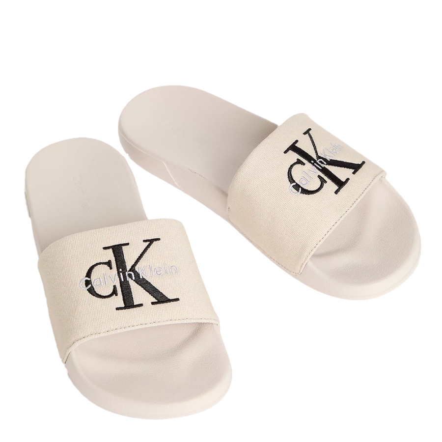 tongs-en-toile-profilees-avec-logo