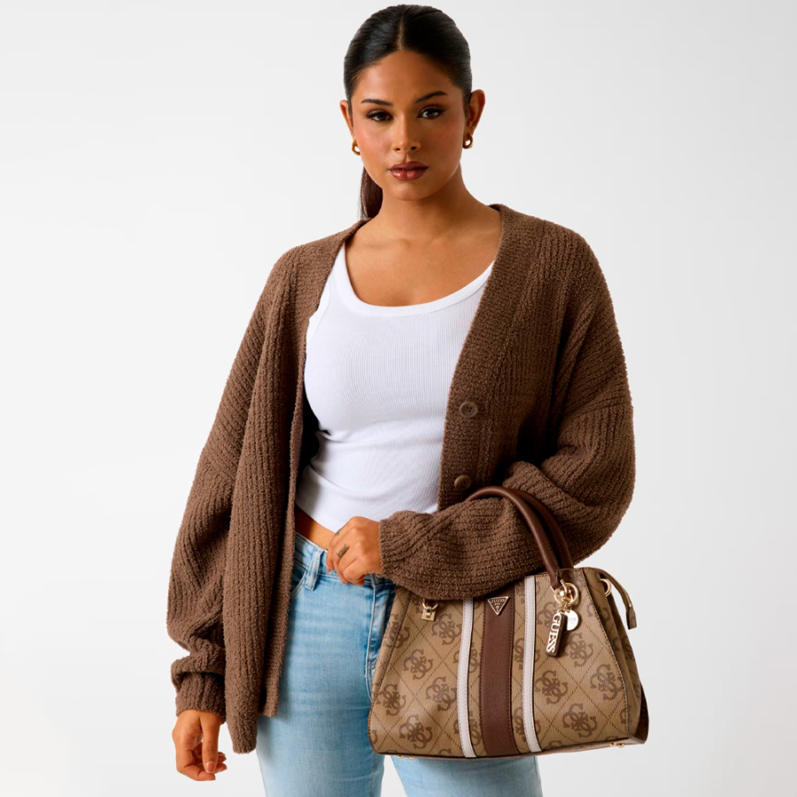 bolso-de-mano-noelle-con-logo
