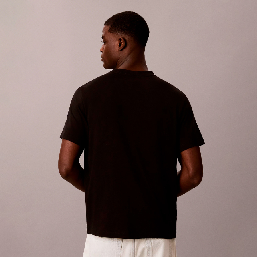 loose-fitting-t-shirt-with-logo-pride