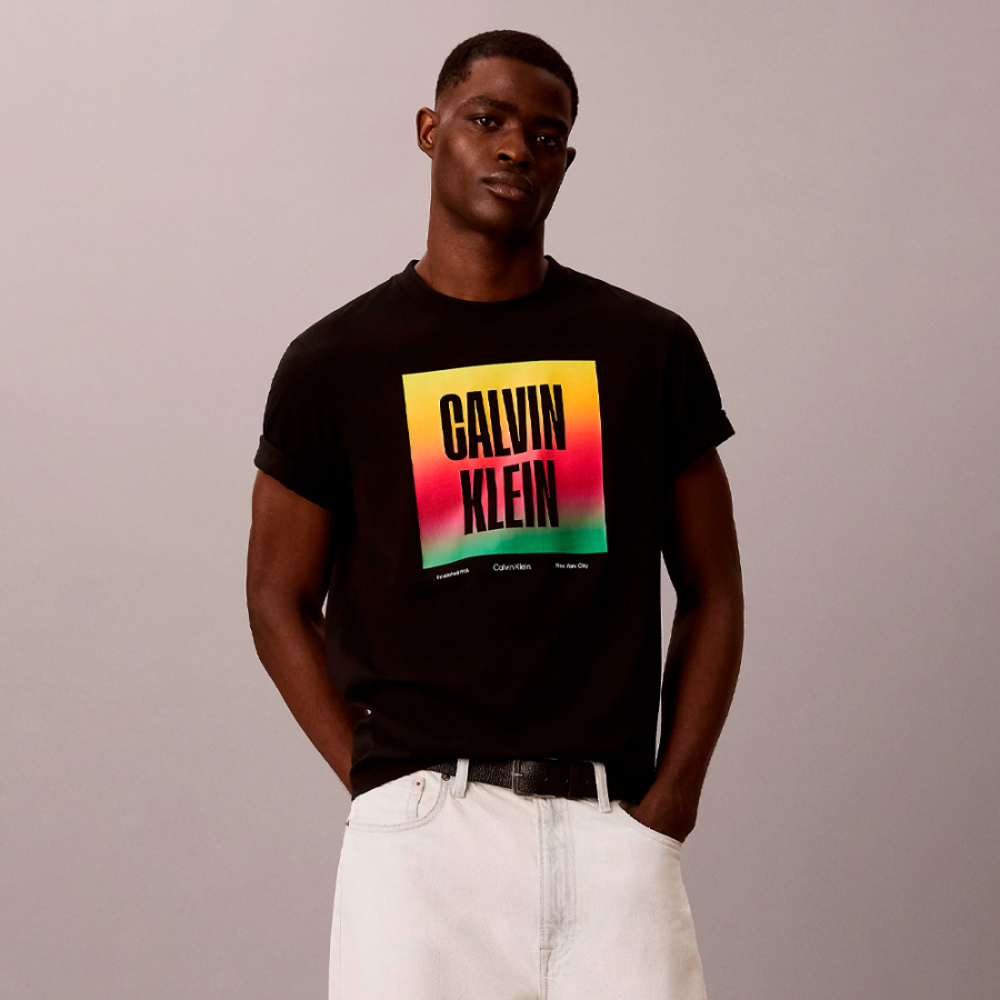 t-shirt-ample-avec-logo-fierte
