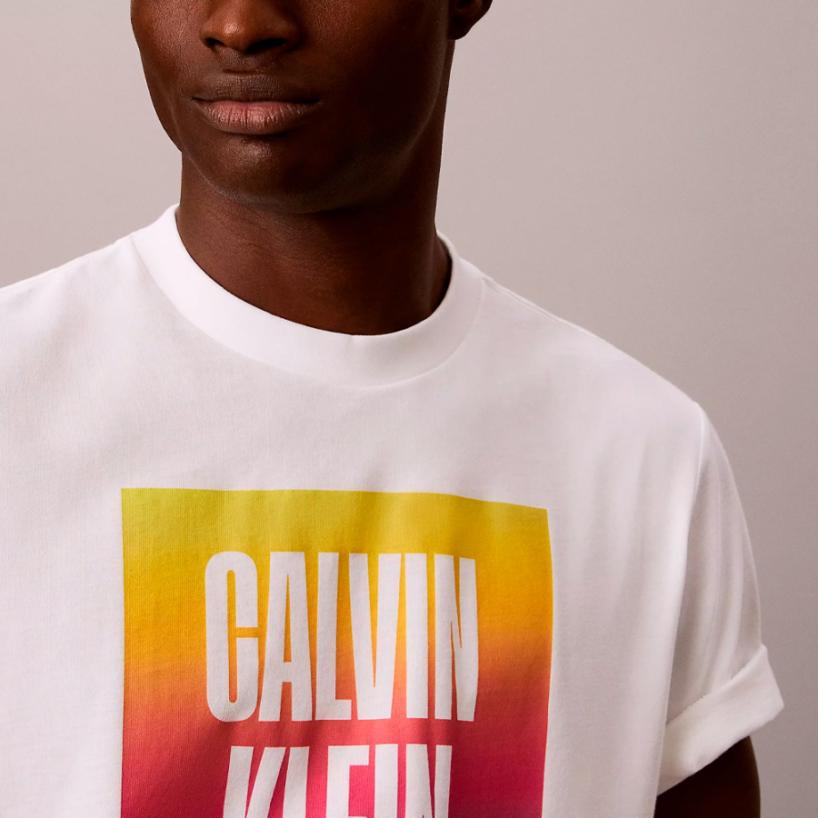 camiseta-holgada-con-logo-pride