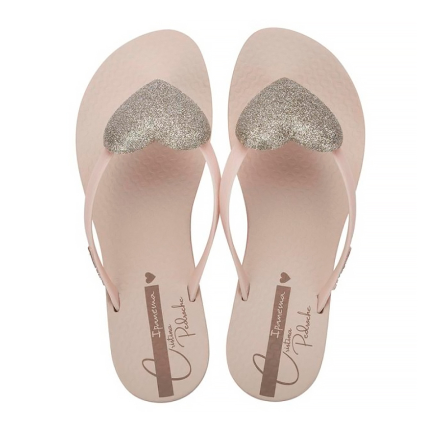 cristina-pdroche-flip-flops