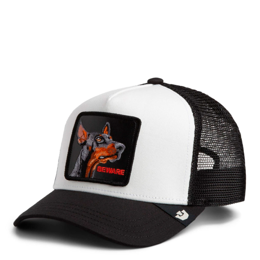 attention-aux-casquettes-de-camionneurs attention-aux-casquettes-de-camionneurs
