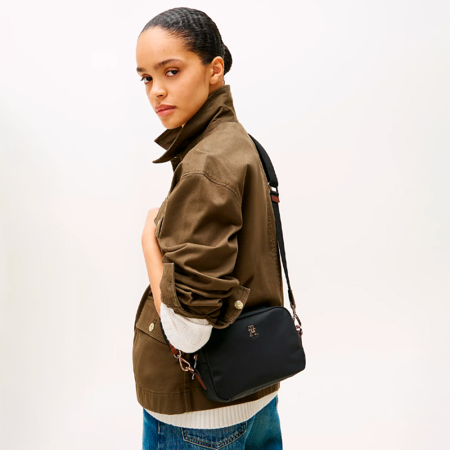 bolsa-transversal-com-monograma-th bolsa-transversal-com-monograma-th