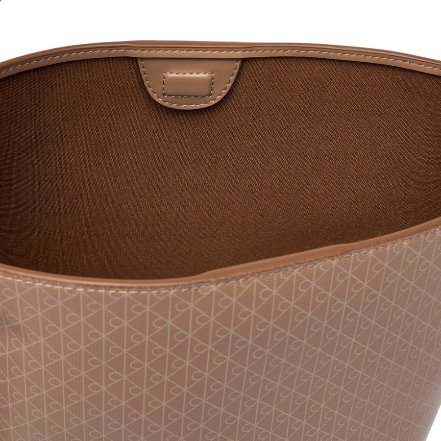 bolso-saco-con-logo-emblematico-en-todo-el-articulo bolso-saco-con-logo-emblematico-en-todo-el-articulo