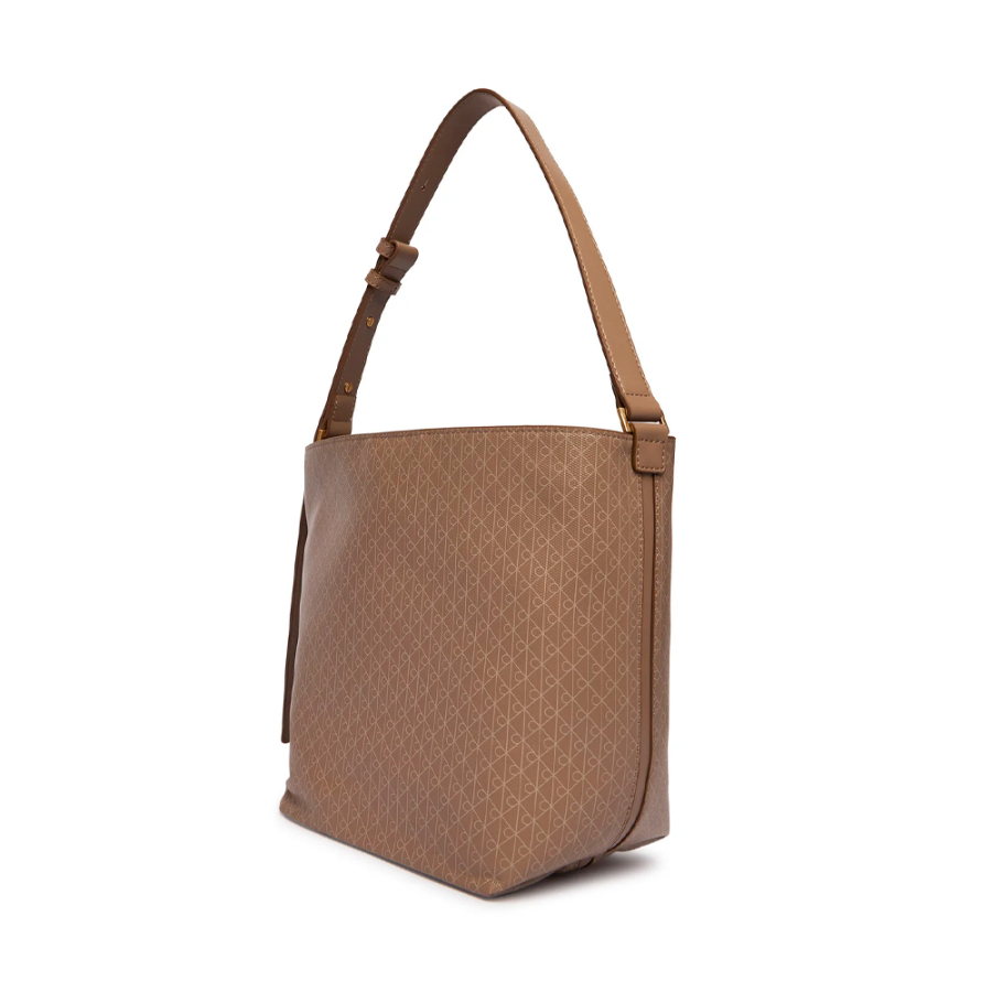 bolso-saco-con-logo-emblematico-en-todo-el-articulo bolso-saco-con-logo-emblematico-en-todo-el-articulo
