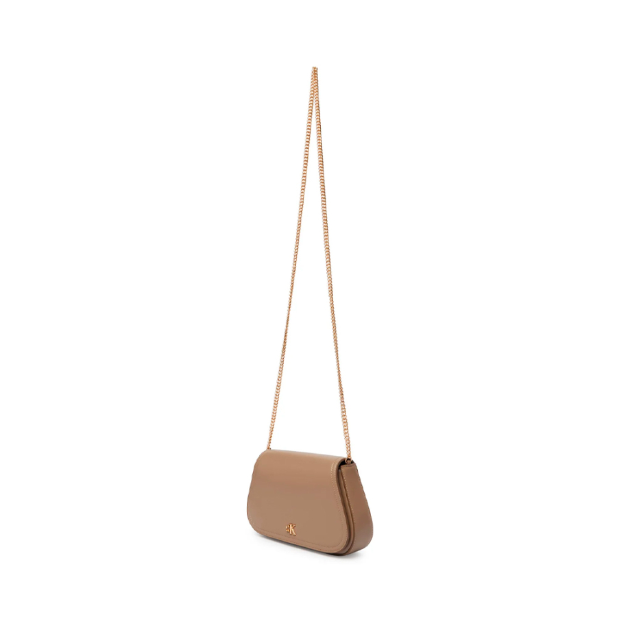 bolso-curvo-con-correa-de-cadena bolso-curvo-con-correa-de-cadena