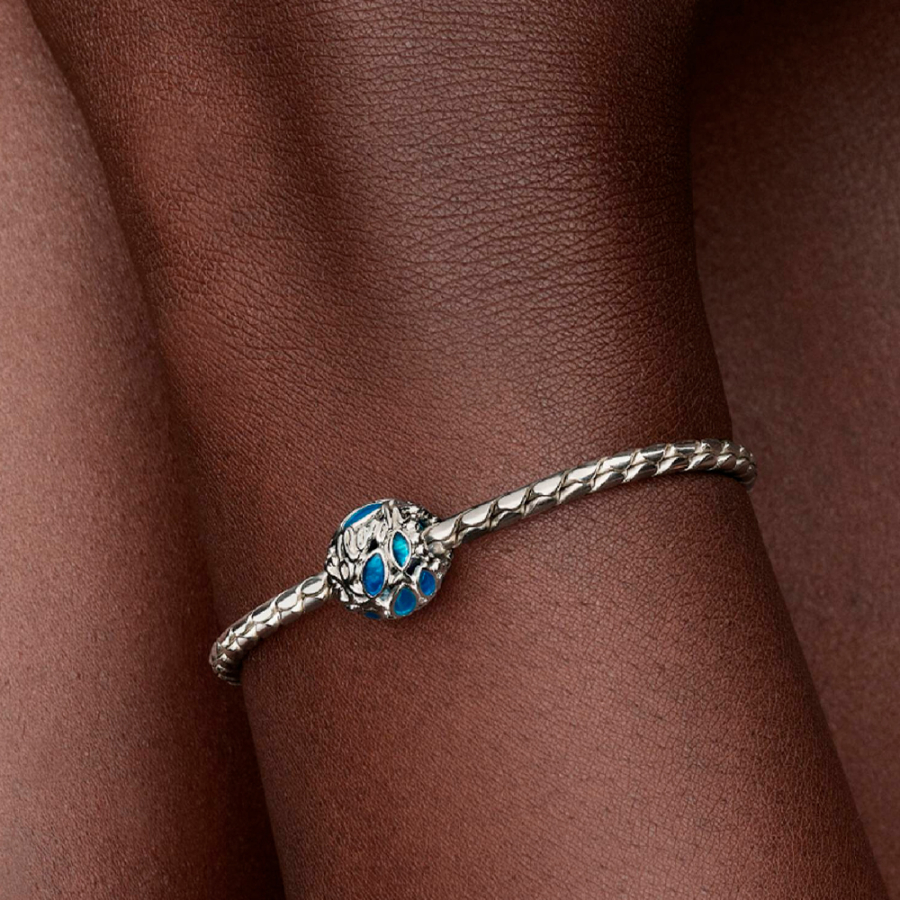 filigree-swimming-fish-charm-794699c01