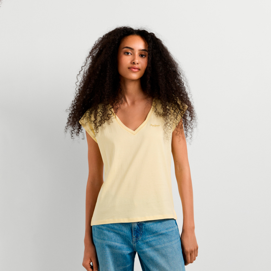 t-shirt-mit-v-ausschnitt-und-aufgedrucktem-logo