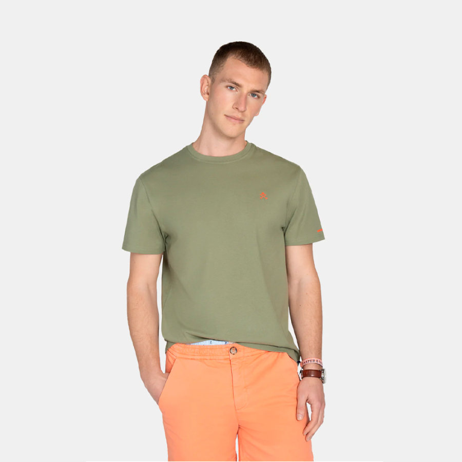 camiseta-com-logo-de-borracha camiseta-com-logo-de-borracha