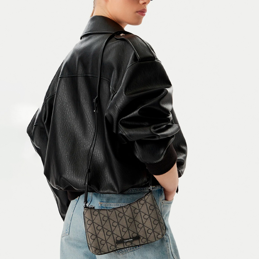 mini-umhangetasche-mit-emblem-jacquard-muster mini-umhangetasche-mit-emblem-jacquard-muster