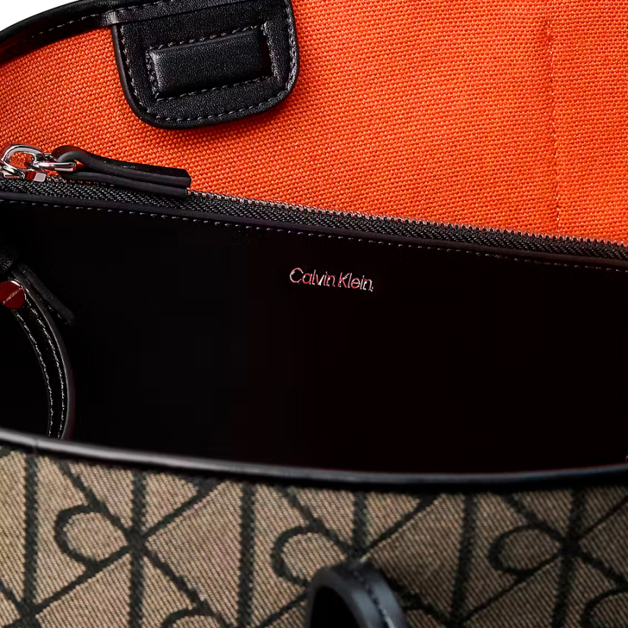 bolsa-tote-em-jacquard-com-logotipo-exclusivo