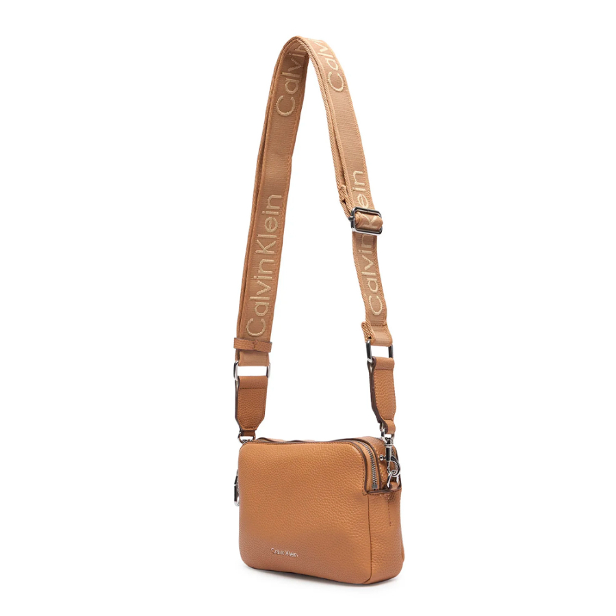 bolso-bandolera-tipo-camara-con-logo-y-2-correas