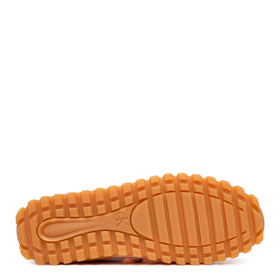 suede-running-shoes-with-organza
