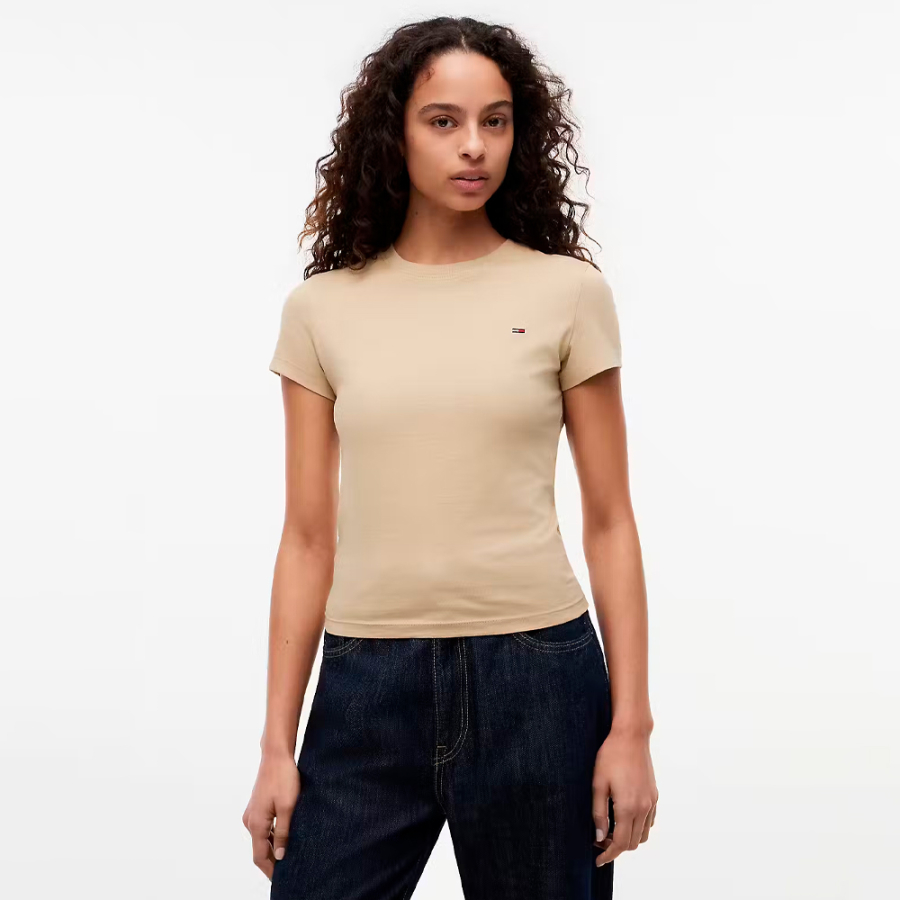 camiseta-slim-com-decote-em-c